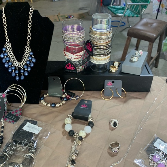 Paparazzi jewelry $12, Avon products - Picture 10 of 16